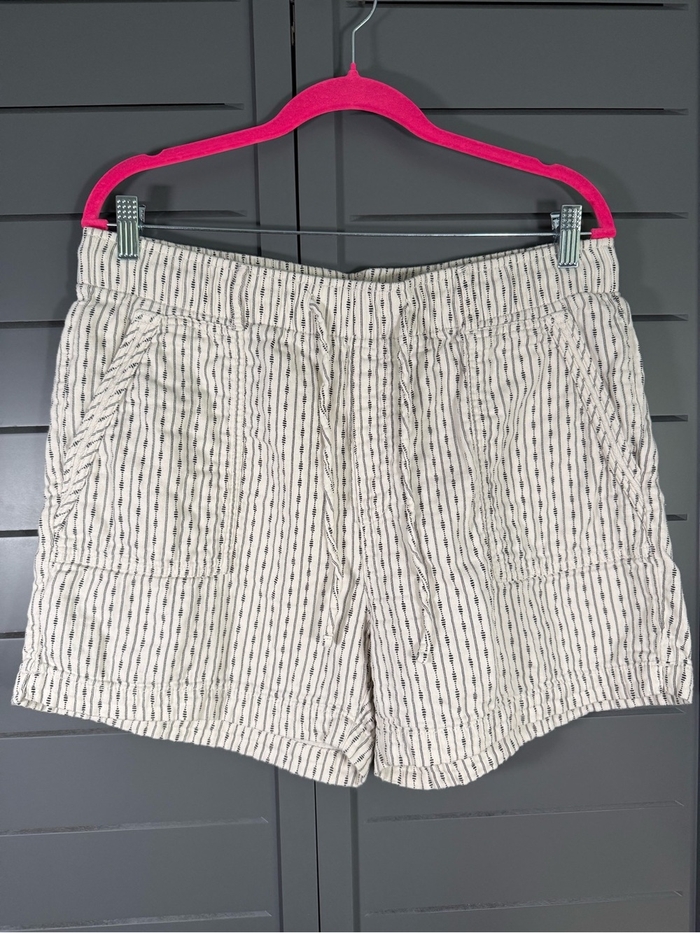 Old Navy Cream Striped Cotton Drawstring Women’s Shorts